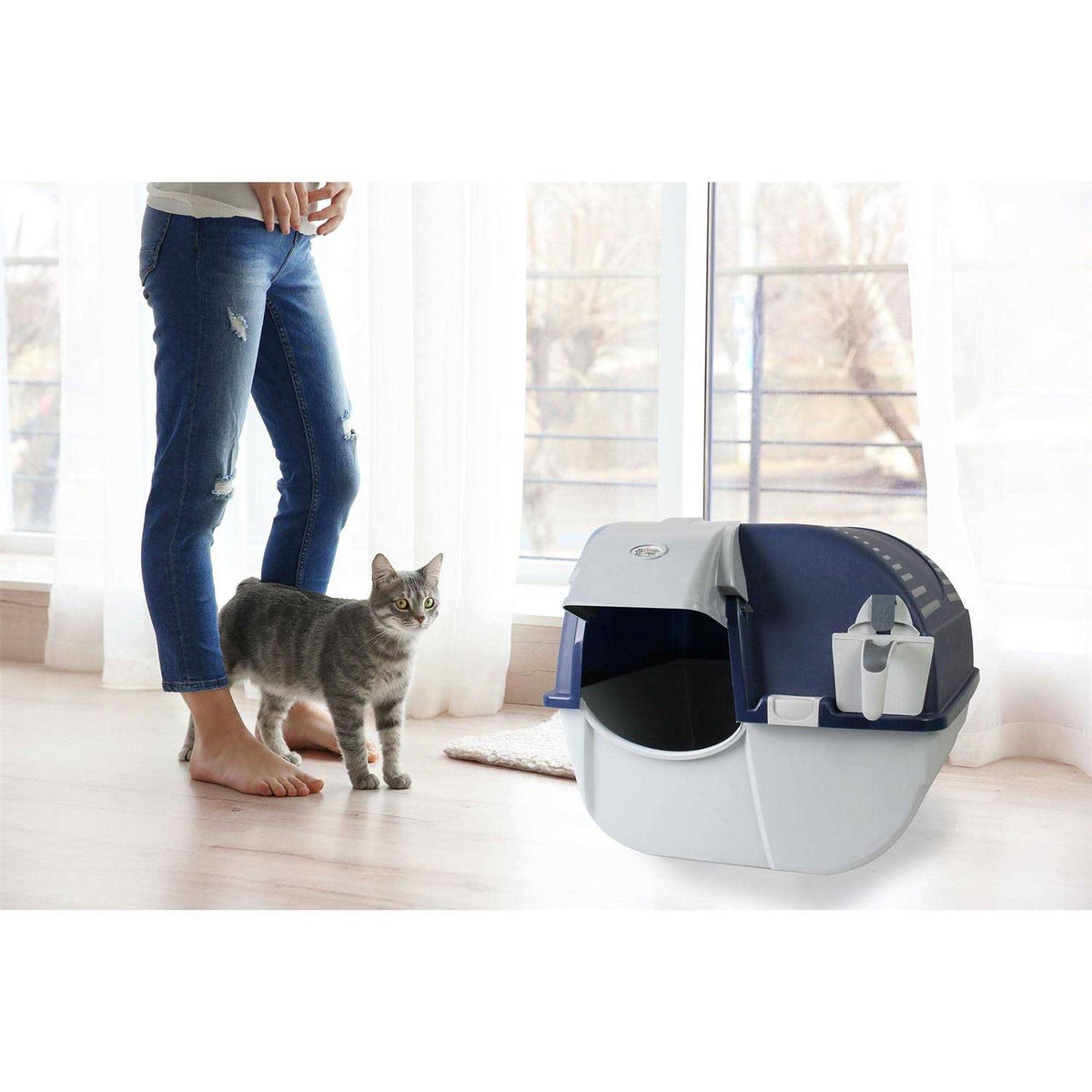 Self Cleaning Litter Box and 100 Bags Y203
