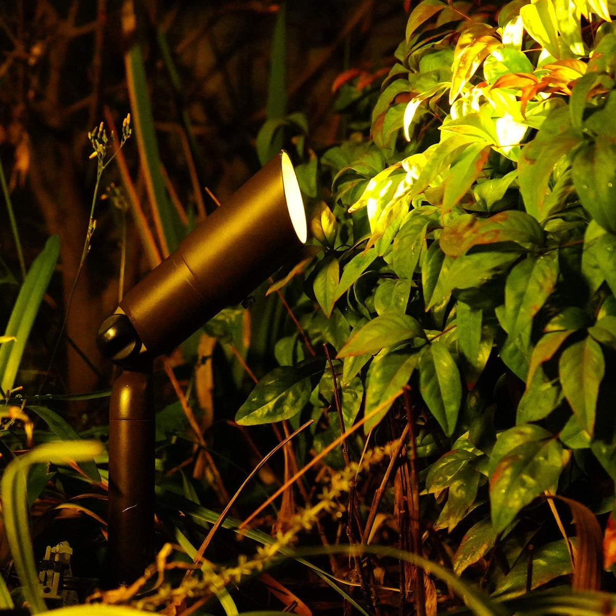 10-Piece Low Voltage Landscape Lights Kit T183
