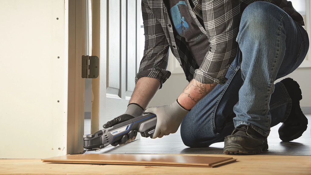 Cordless Oscillating Multi-Tool Kit with Two Batteries E17733