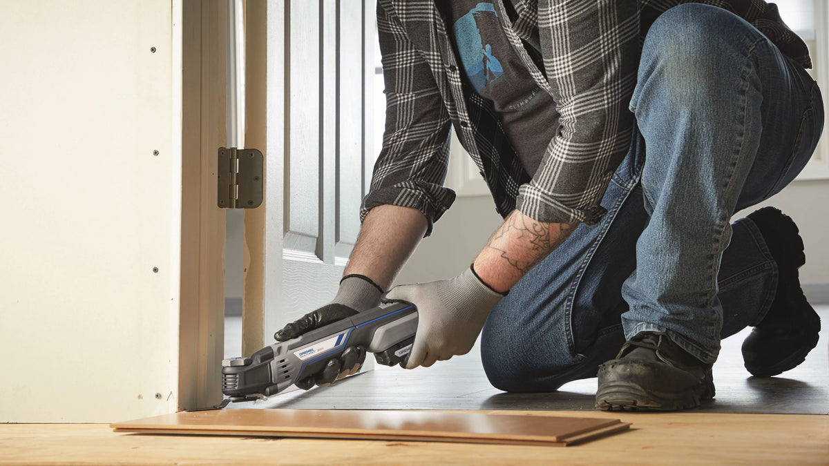 Cordless Oscillating Multi-Tool Kit with Two Batteries E17733