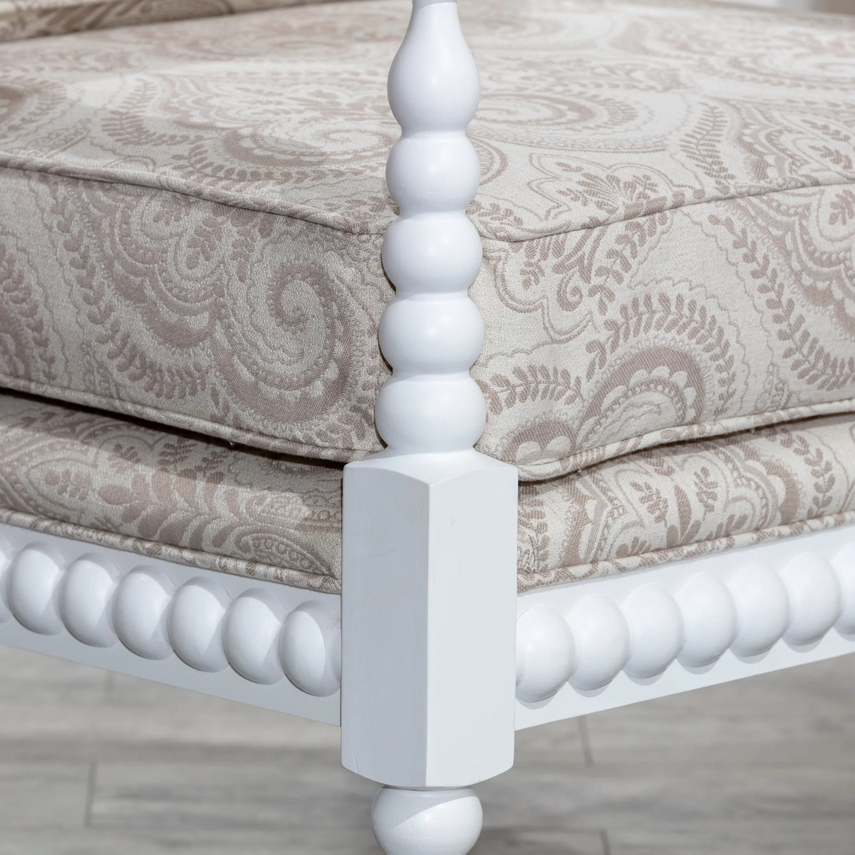 Spindle Chair White/Taupe Paisley Z96198